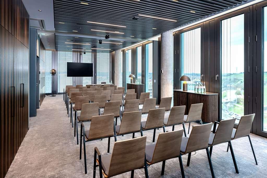 Radisson Blu Hotel At Porsche Design Tower Stuttgart Facilities photo